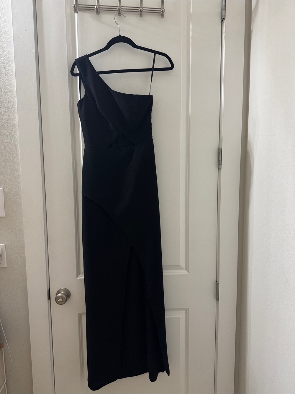 BCBGMaxAzria Black One-Shoulder Asymmetric Gown